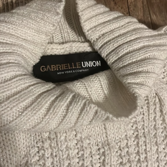 Gabrielle Union NWOT S sweater - Picture 2 of 4